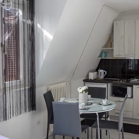 Audrey Apartment *